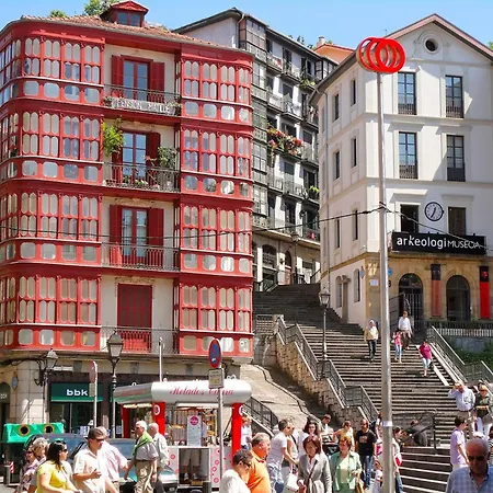 Old Town Core Next To Plaza Nueva Bilbao Exterior photo